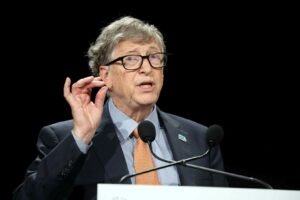 Bill Gates seg­ir tækn­ina geta hjálpað heims­byggðinni í bar­átt­unni við hlýn­un jarðar. AFP